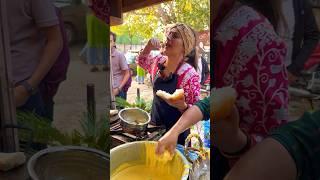 Viral Vada Girl ke Yaha bheed mai Hia Haadsa  #viralvadapavgirl #viralgirl #vadapav