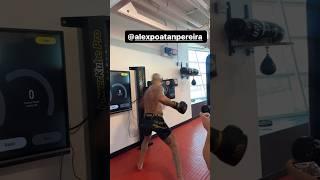  ALEX PEREIRA DESTROYS PUNCHING POWER MACHINE AT THE UFC PI