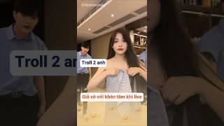 Troll 2 anh giả vờ cởi khăn tắm khi livestream | Chưa Chắc Đã Hài #shorts #giaitri