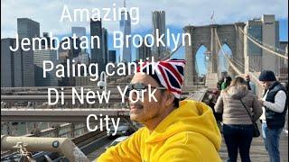 Brooklyn Bridge New York Jembatan paling keren  dan banyak di kunjungi turis .