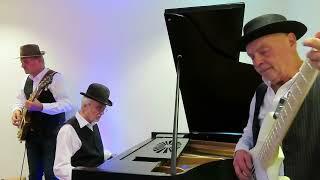 "Stompin´at the Savoy", gespielt von "Michael Barth & Swingfreunde" ...