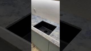 Каменный Берег. Столешница из искусственного камня. Кварцевый агломерат.