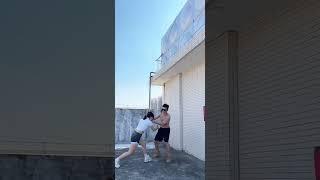 美女被壞人偷襲，怎麽逃離#防身術 #防身 #防身术教学 #kungfu #sports