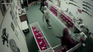 VIDEO: Smash-and-grab burglary at gun store