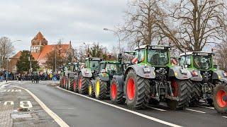 Ankunft Sternfahrt Trecker Traktor Demo Europakreuzung Greifswald 08.01.2023