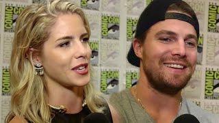 Arrow Cast Talks "Olicity" Sex Scene & Felicity/Oliver Dating Future - Comic Con 2015