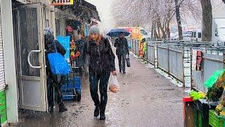 Хуртовина у Львові 11 квітня 2025, Галицьке Перехрестя, китайська стіна, Хмельницького, Грінченка