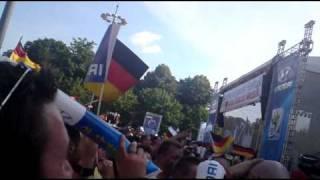 WM 2010-Deutschland gegen England (4:1) - Dortmund/Friedensplatz -Nach 3.Tor-3/5