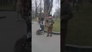 Харьков,танцы в саду,"Песня Остапа", поёт Вадим