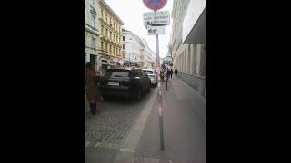 Ladezonenunsinn 1010 Wien, Doblhoffgasse - wozu drei Stunden freier Parkplatz ohne Ladezone???