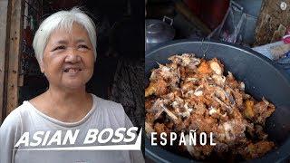 Esta abuela cocina sobras de comida para sobrevivir en Filipinas | Asian Boss Español