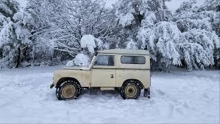 5 Land Rovers found some epic SNOW to play in !!!