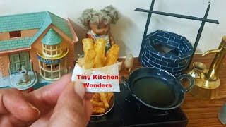 Tiny French Fries from Tiny Kitchen Wonders || Rainy day|| #miniature  #snacksrecipe #frenchfries