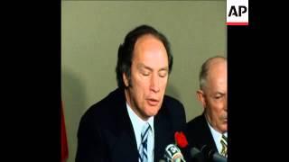 SYND 23 10 74 CANADIAN PRIME MINISTER, PIERRE TRUDEAU PRESS CONFERENCE