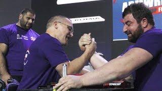 He lost 20 kg on a wheelchair and became an armwrestling world champion!