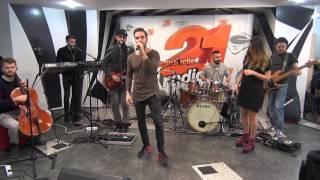 Randi - Dansam (LIVE @ Radio 21)