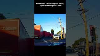 Ron Finemore long truck right turn into a single lane street #SydneyLongTruck 158
