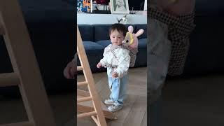 震惊，一岁就要当爸爸 穿尿不湿的不好惹 人类幼崽迷惑行为大赏 一身反骨的人类幼崽 人类幼崽 小宝宝摆摆