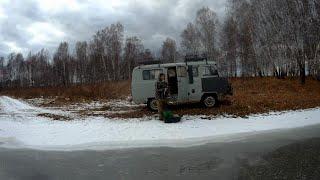 НАШЛИ ЗАЛИВ ПОЛНЫЙ РЫБЫ И ЗАМЕРЗШИЙ!