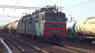 Электровозы ВЛ80С-1277 и ВЛ80Т-1174 с грузовыми поездами