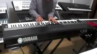 YAMAHA CP1 , DEMO NA CLASSIC KEYBOARDS , COM PIANISTA EDUARDO CAVALCANTI