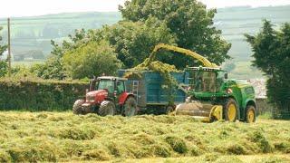 Silage '24 - John Deere 8800 and 13 Tractors!  Very long road haul!