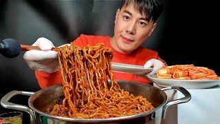 SUB) 맛있는 짜파게티와 계란후라이 그리고 김치 리얼사운드 먹방(Korean Mukbang, black bean noodles,  kimchi, Korean food, asmr)