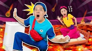 으아악!  바닥이 용암이야! The Floor Is Lava | 키즈송 | 탈출 | 게임 | 챌린지 | 아뜨와 아차