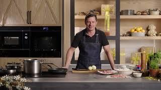 TIAAN SE TAFEL WITH UNIVERSAL KITCHENS | VIA TV