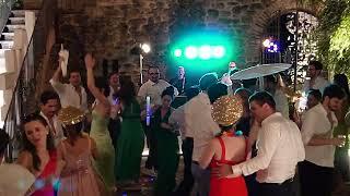 Lazy Mary (Luna mezzo mare) - Wedding Party Italy #destinationweddingitaly #weddingitaly