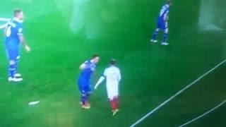 Wayne Rooney punches Gylfi Sigurdsson