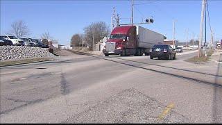 How to report trains blocking crossings