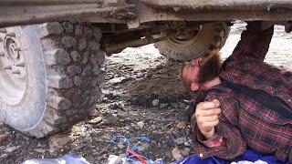 Rescuing Broken Down Canadians • Dempster Highway, Canada