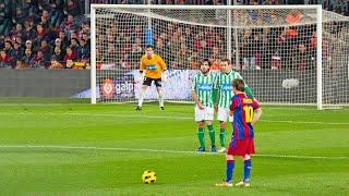 Bending that Freekick Better than Beckham !!