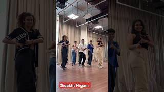 Siddharth Nigam dance video on gulabi sadi#siddharthnigam #sidakhi #akhinigam#shorts(Sidakhi Nigam)