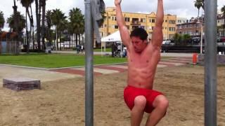 Swinging Side to Side Knee Ups for V-Cut Abs