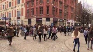 FlashMob in Manchester - Greek Zorbas / Zempekiko tis Evdokias