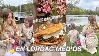 LAVER PIZZA SANDWICH, TAGER TIL LAGERSALG, BAGER BOLLER OG SPISER IS VED SKOVSØEN