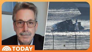 Retired American Airlines pilot shares analysis on DC plane crash