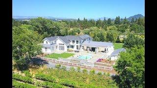 Dramatic Contemporary Farmhouse in Healdsburg, California