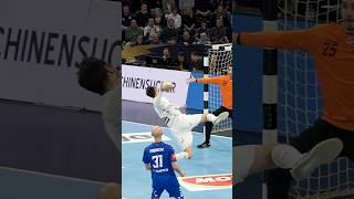 100 Kg flying easy like...  #handball #håndbold #clm