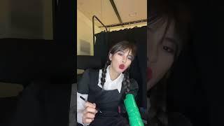 청테이프로 웬즈데이 코스프레 쌈가능..ㅎ #wednesday #웬즈데이