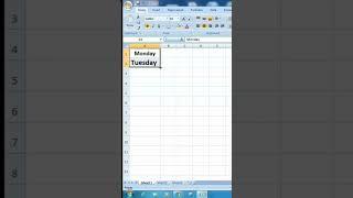 How to AutoFill WEEKDAYS in Excel #shorts