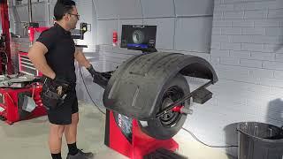 Tyre change, wheel change , Balancing , wheel alignment, beautiful car , Hunter alignment& balancer