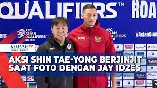 Shin Tae-yong Jinjit Saat Foto dengan Jay Idzes Usai konferensi Pers