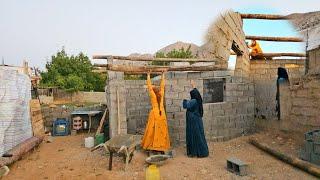 Installation of wooden beams for a nomadic house