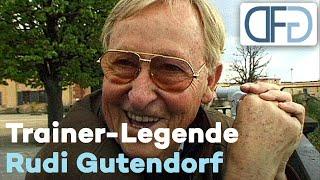 Fußballtrainer-Legende Rudi Gutendorf trifft Werner Herzog - Der Ball ist ein Sauhund (Doku, 2000)