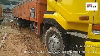 NISSAN YELLOW COLOR UD TRUCK IN MALAYSIA