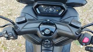 YAMAHA XMAX 300 2023 walkaround and dashboard presentation