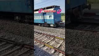 #bollywood #love #song #hindisong #shortvideo #train #railway #advik 